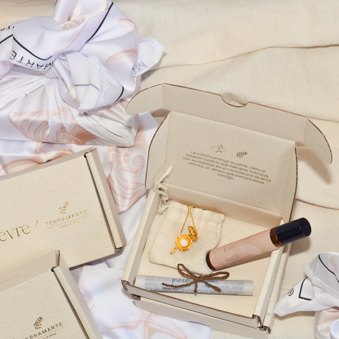 Kit Amor Infinito – Collar de Concha & Roll-On de Aceites Esenciales